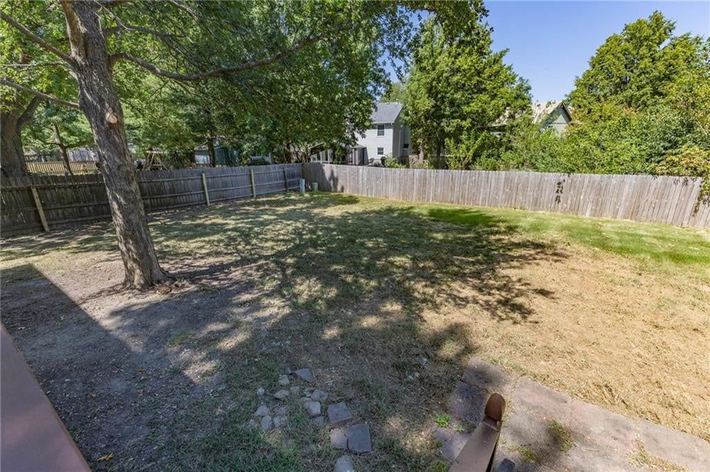 14802 W 149th Street — photo 32