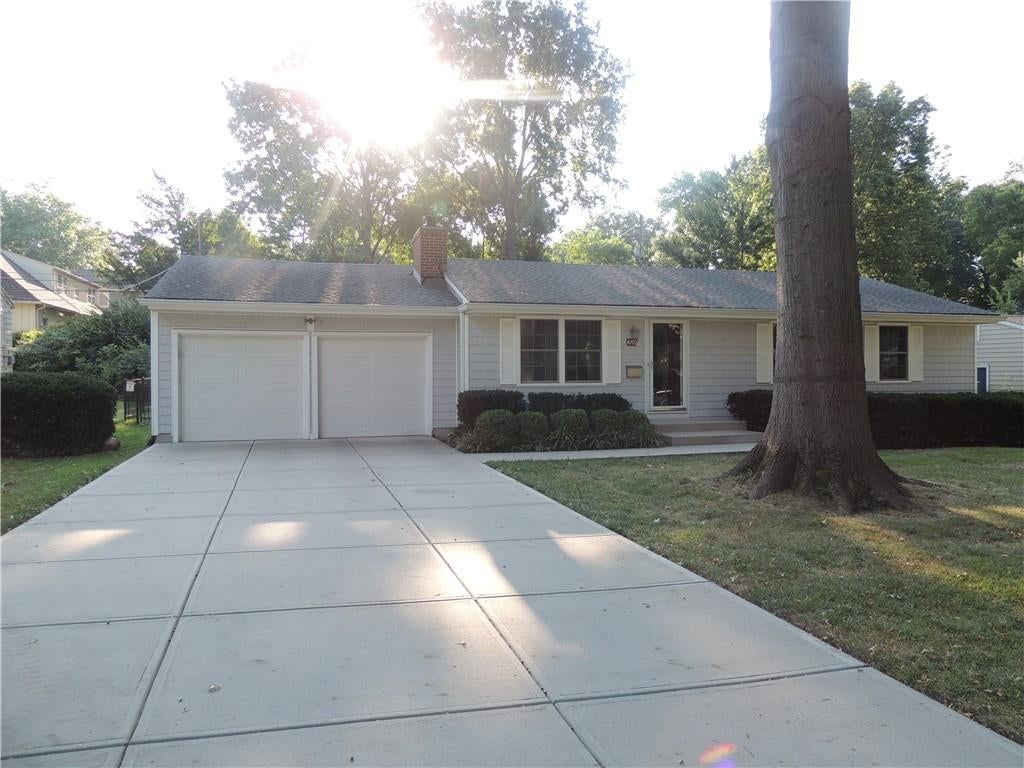 8703 Belleview Avenue — photo 2