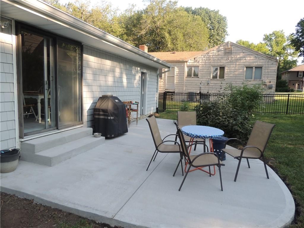 8703 Belleview Avenue — photo 24