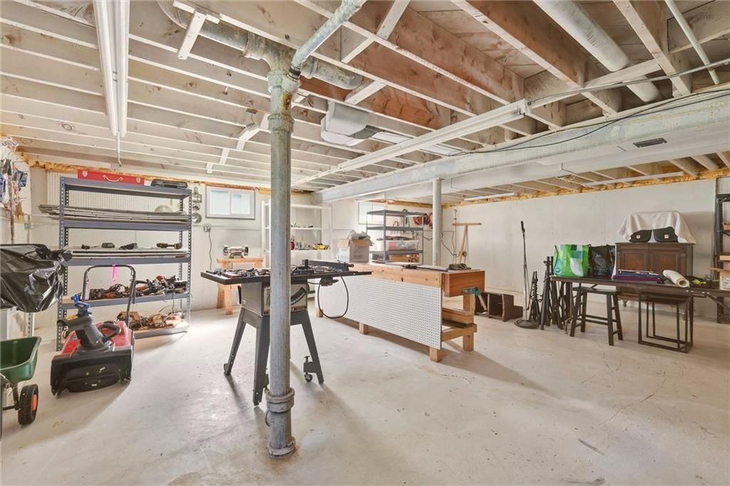 Photo 31 of 37 - 8703 Belleview Avenue, Kansas City, MO 64114