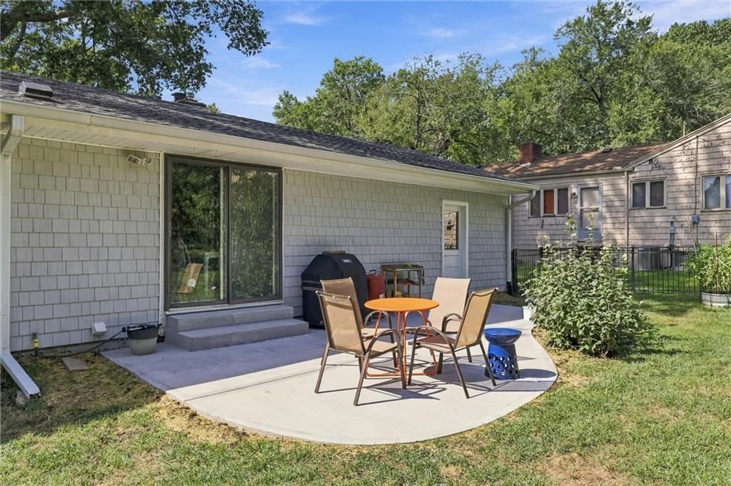 Deck, composite deck and covered patio at 8703 Belleview Avenue, Kansas City, MO 64114