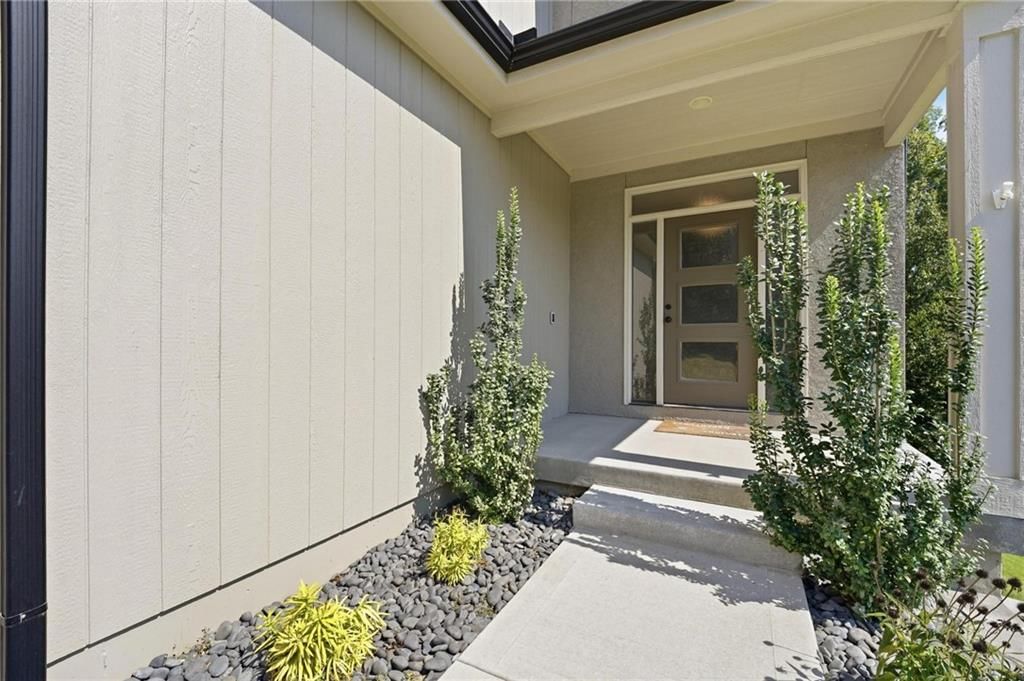 5805 Thousand Oaks Drive — photo 2