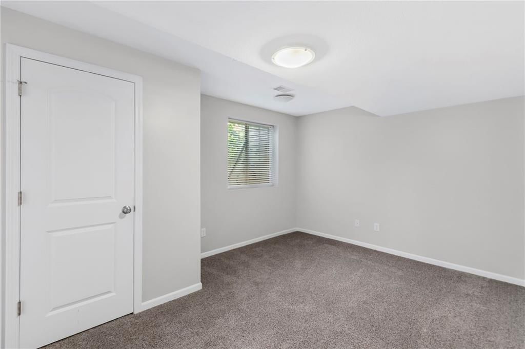 1403 Dickinson Road — photo 22