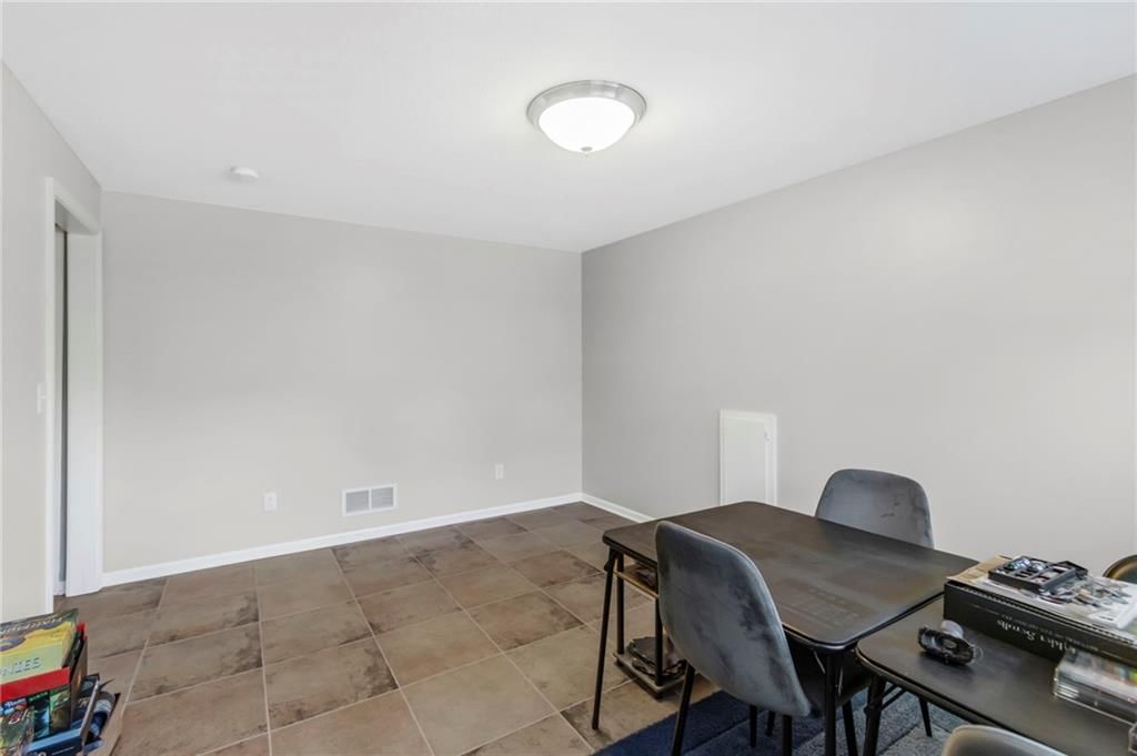1403 Dickinson Road — photo 26