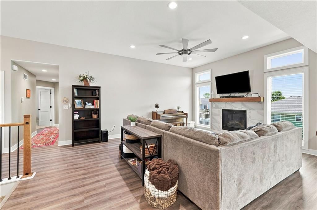 305 S Wilson Street — photo 10