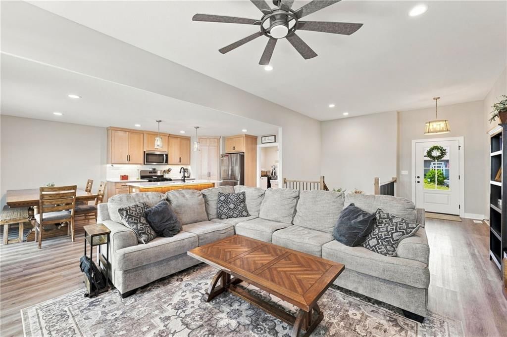 305 S Wilson Street — photo 12