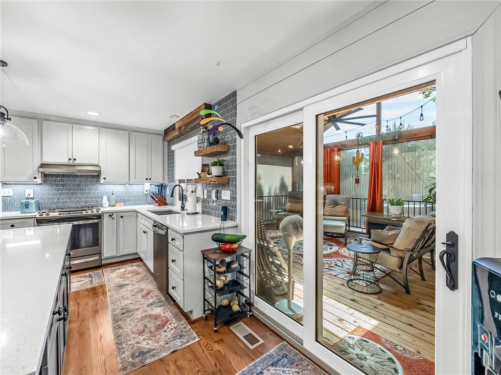 10804 Horton Street — photo 9