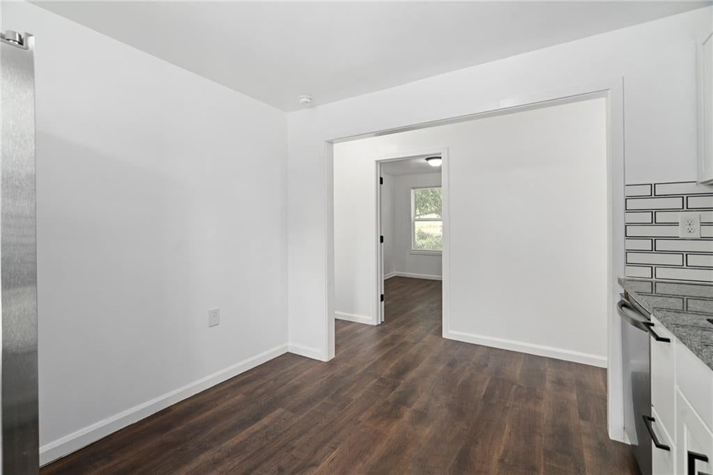Photo 4 of 33 - 2909 Topping Avenue, Kansas City, MO 64129