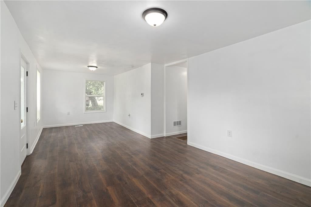 Photo 9 of 33, 2909 Topping Avenue, Kansas City, MO 64129