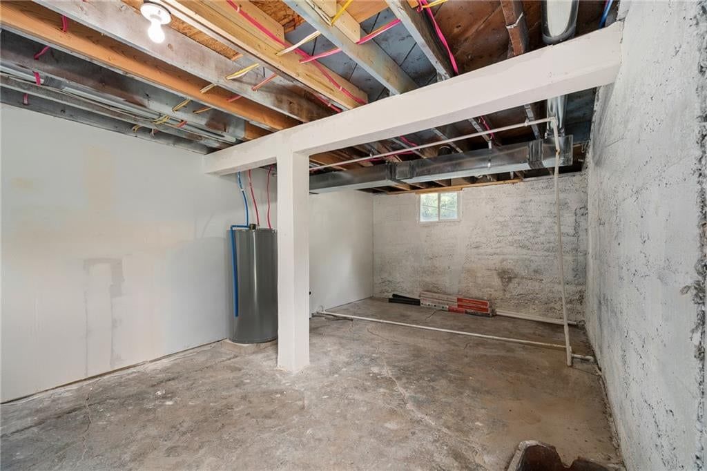 Photo 14 of 33 - 2909 Topping Avenue, Kansas City, MO 64129
