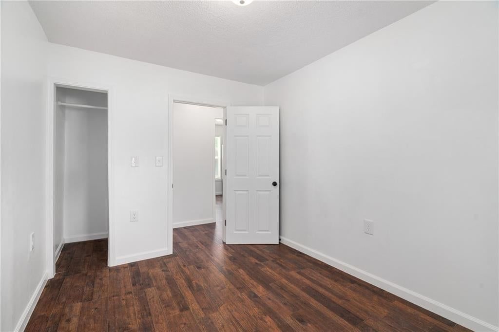 Photo 15 of 33 - 2909 Topping Avenue, Kansas City, MO 64129