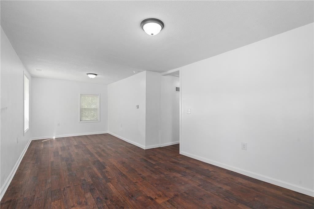Photo 25 of 33, 2909 Topping Avenue, Kansas City, MO 64129