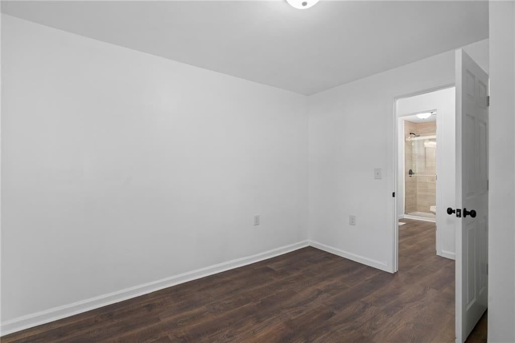 Photo 31 of 33 - 2909 Topping Avenue, Kansas City, MO 64129