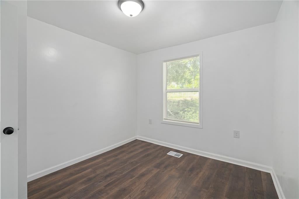 Photo 32 of 33 - 2909 Topping Avenue, Kansas City, MO 64129