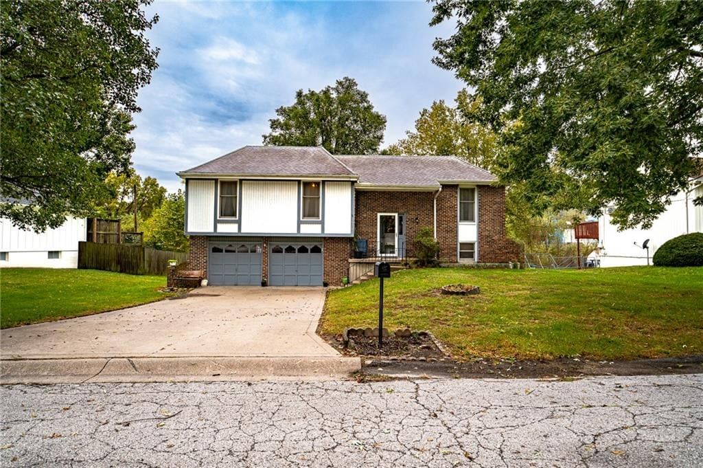 1530 N 85th Terrace, Kansas City, KS: listing photo 2