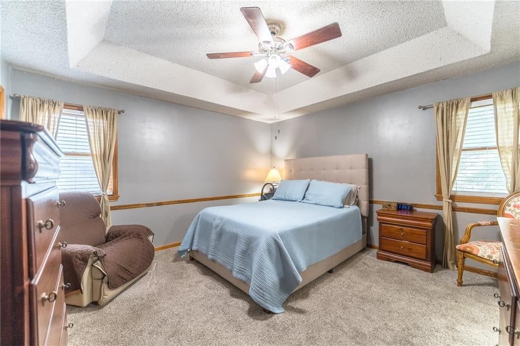 Photo 10 of 25 - 1530 N 85th Terrace, Kansas City, KS 66112