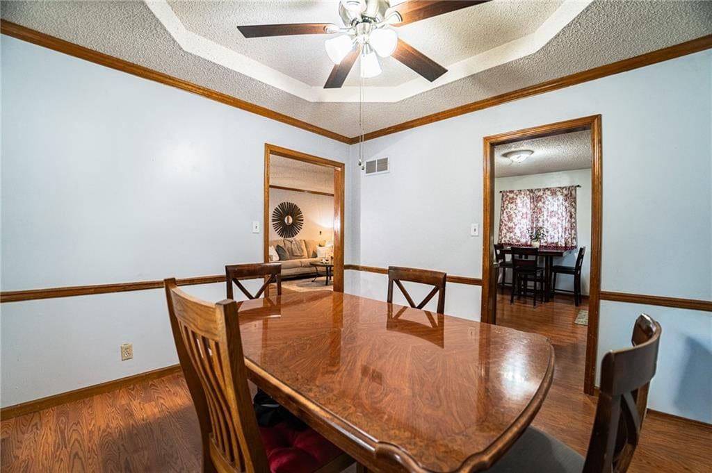 Photo 8 of 25 - 1530 N 85th Terrace, Kansas City, KS 66112