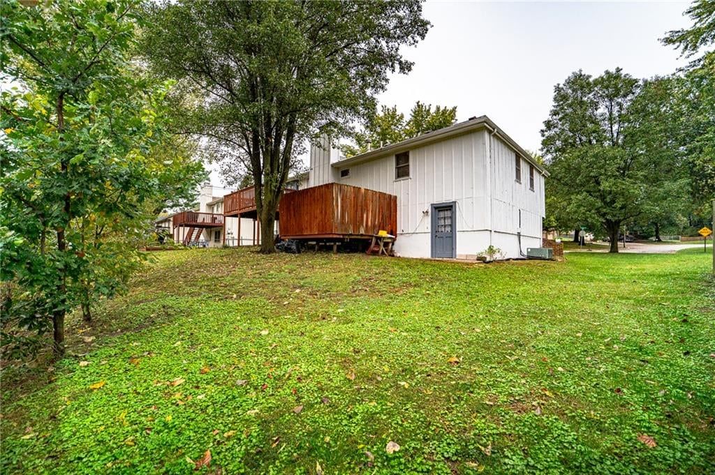 Fenced yard at 1530 N 85th Terrace, Kansas City, KS 66112