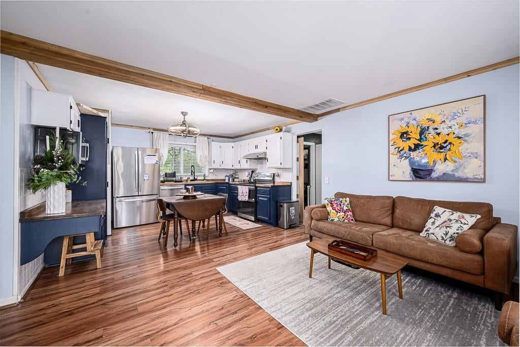 Photo 6 of 27 - 31376 Old KC Road, Paola, KS 66071