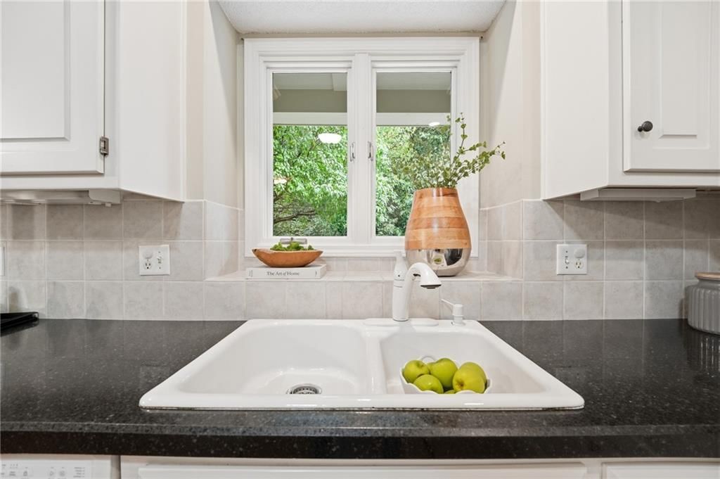 Photo 22 of 78 - 12610 W 126th Street, Overland Park, KS 66213
