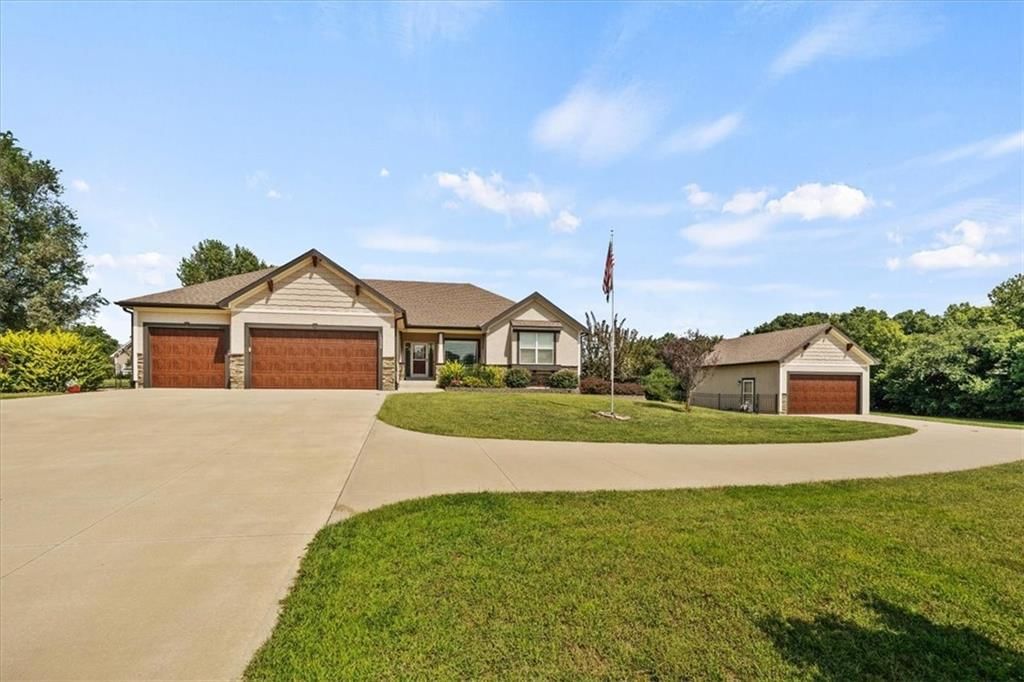 18220 Prairie View Drive — photo 3