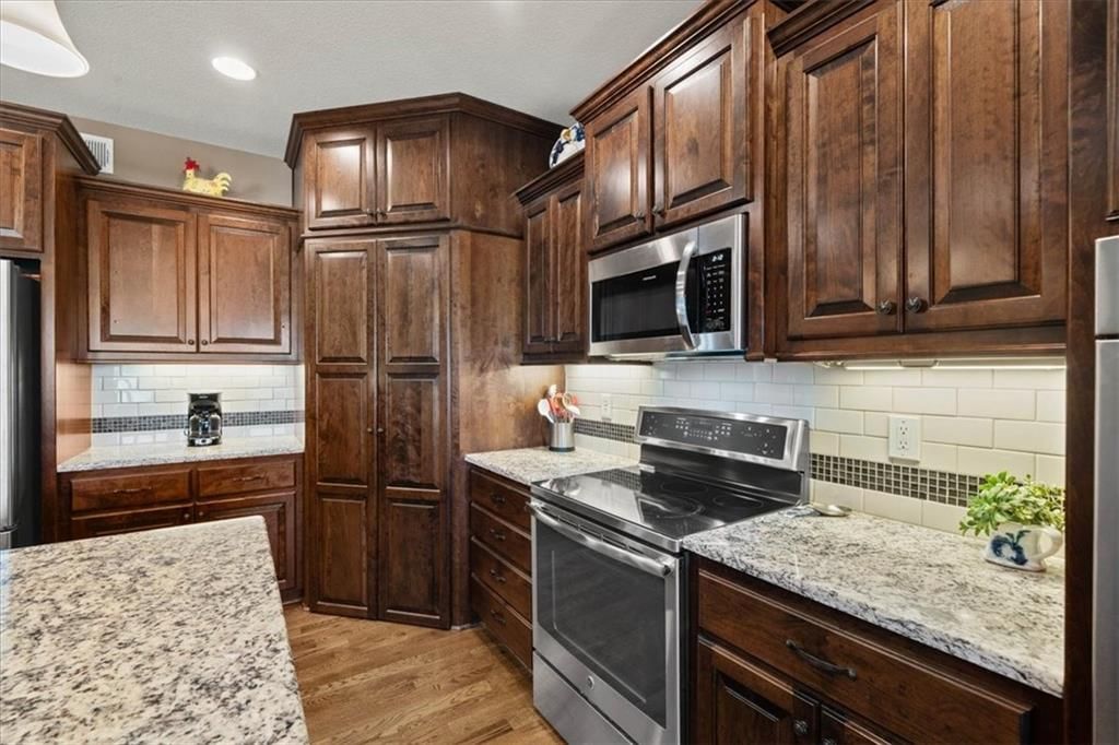 18220 Prairie View Drive — photo 17