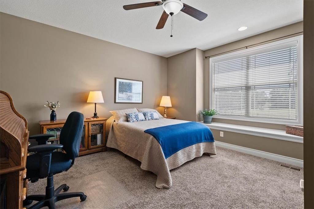18220 Prairie View Drive — photo 32