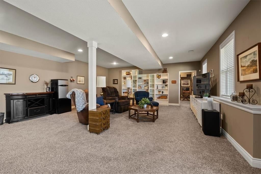 18220 Prairie View Drive — photo 34