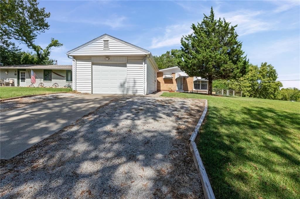 800 Marilynn Avenue, Liberty, MO: listing photo 3