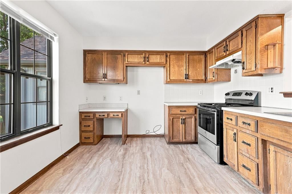 10924 W 115th Street — photo 12