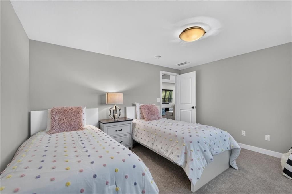 Photo 38 of 50 - 1100 NE Goshen Court, Lee's Summit, MO 64064