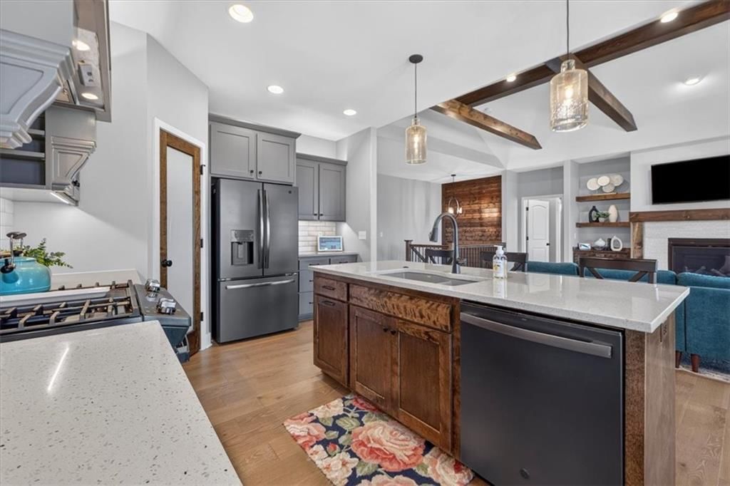 Photo 10 of 50 - 1100 NE Goshen Court, Lee's Summit, MO 64064