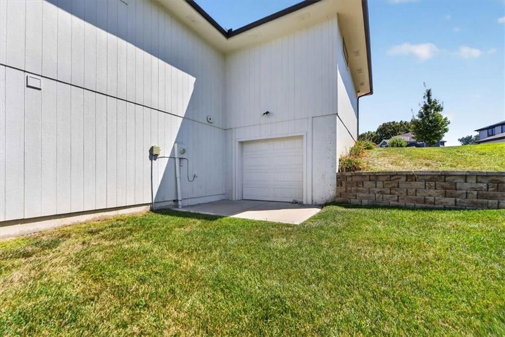 Photo 46 of 50 - 1100 NE Goshen Court, Lee's Summit, MO 64064