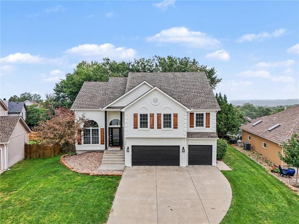 6275 N Nevada Avenue, Parkville, MO