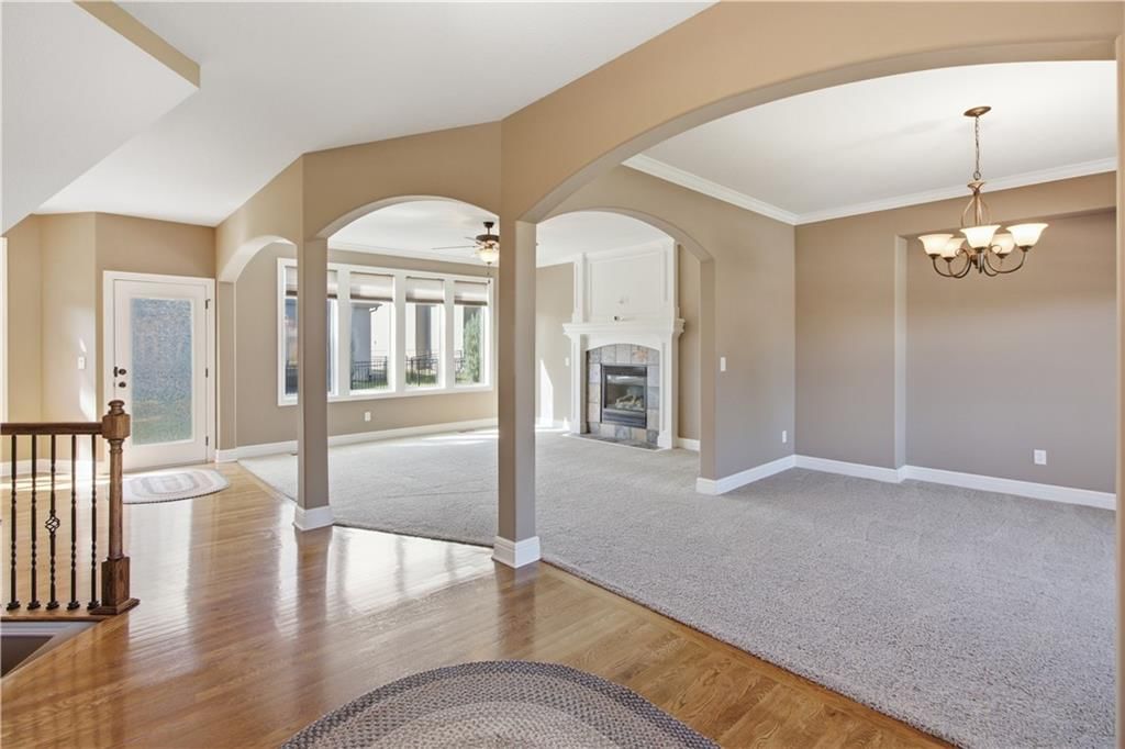 Photo 5 of 63 - 11454 S Lakecrest Drive, Olathe, KS 66061