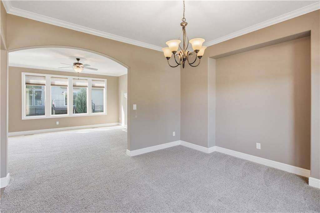 Photo 8 of 63 - 11454 S Lakecrest Drive, Olathe, KS 66061