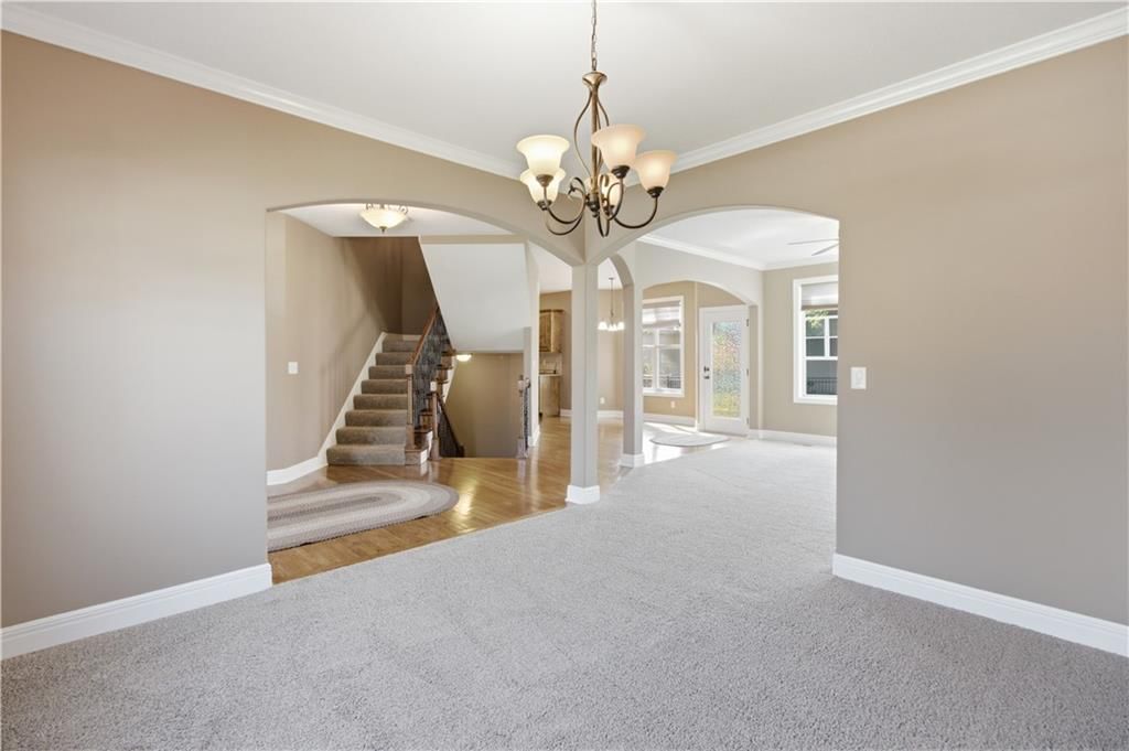Photo 9 of 63 - 11454 S Lakecrest Drive, Olathe, KS 66061
