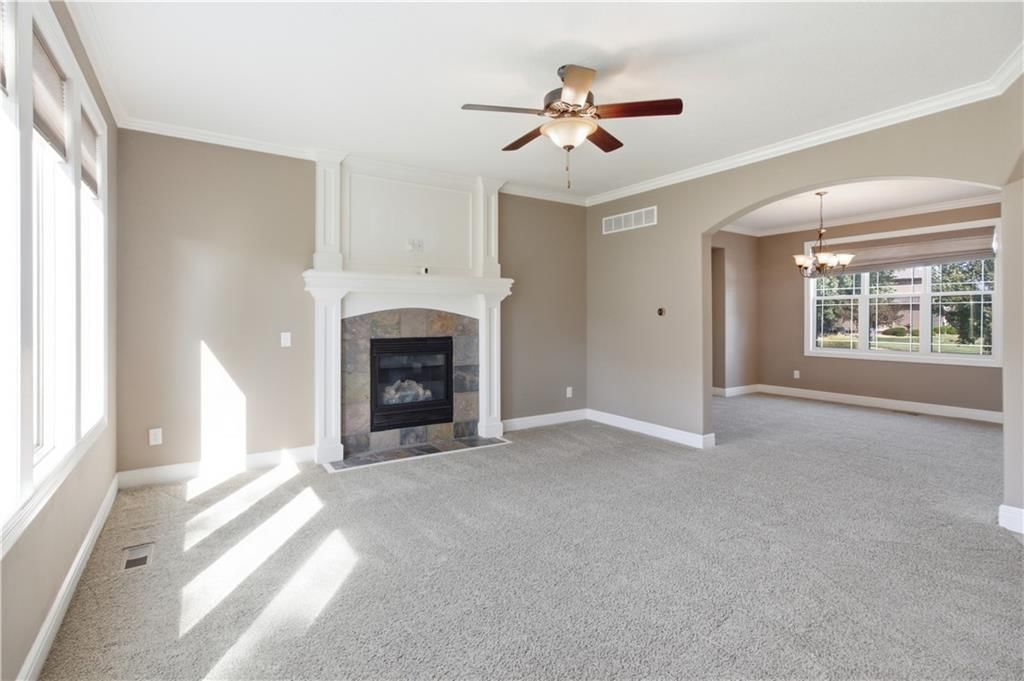 Photo 14 of 63 - 11454 S Lakecrest Drive, Olathe, KS 66061