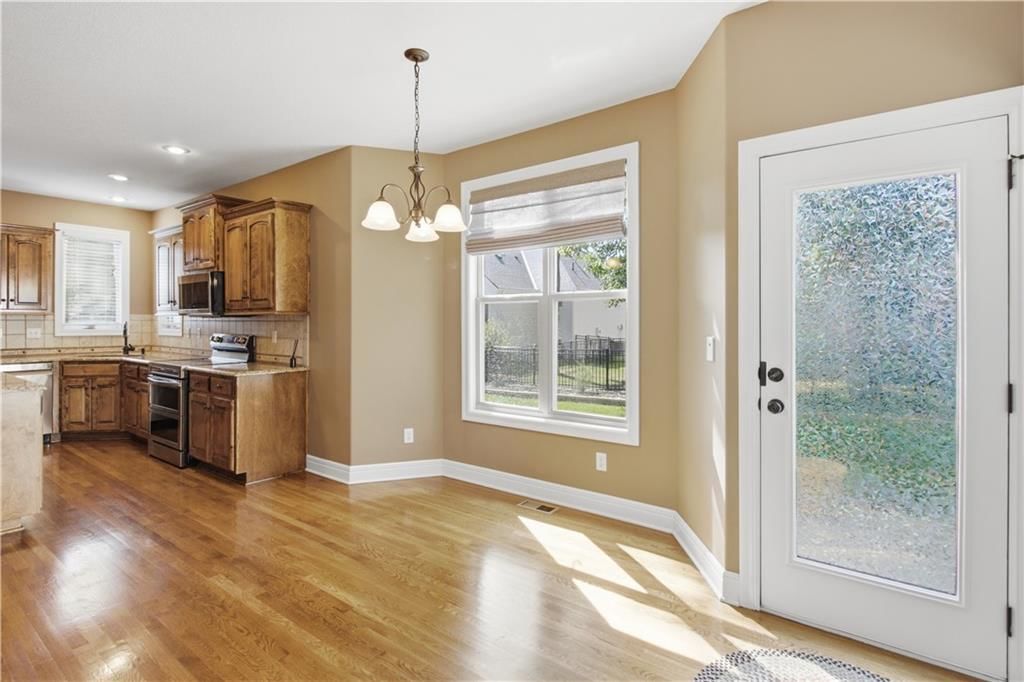 Breakfast nook at 11454 S Lakecrest Drive, Olathe, KS 66061