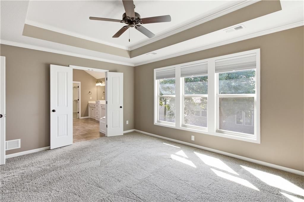 Photo 26 of 63 - 11454 S Lakecrest Drive, Olathe, KS 66061