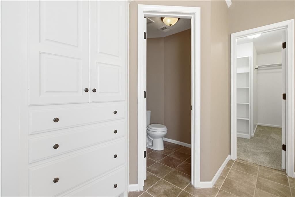 Private toilet room at 11454 S Lakecrest Drive, Olathe, KS 66061