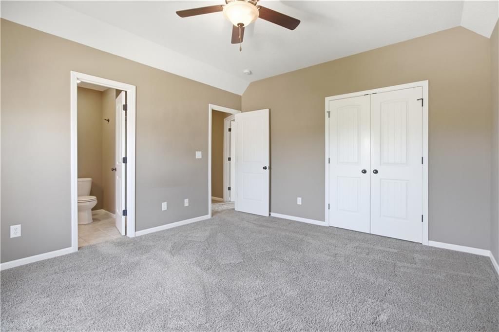 Photo 35 of 63 - 11454 S Lakecrest Drive, Olathe, KS 66061