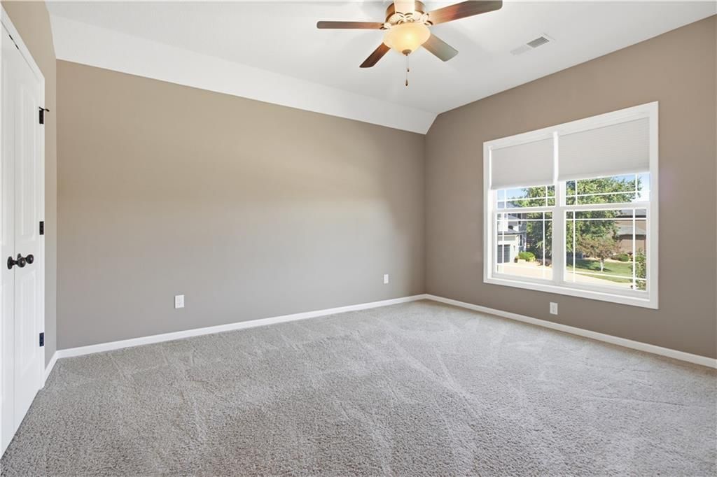 Photo 36 of 63 - 11454 S Lakecrest Drive, Olathe, KS 66061