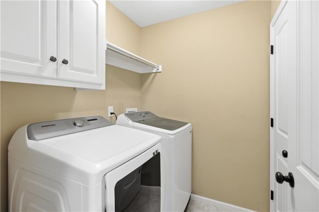 Photo 38 of 63 - 11454 S Lakecrest Drive, Olathe, KS 66061