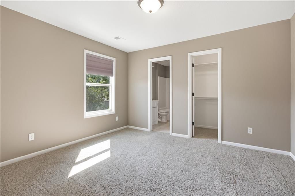 Photo 43 of 63 - 11454 S Lakecrest Drive, Olathe, KS 66061