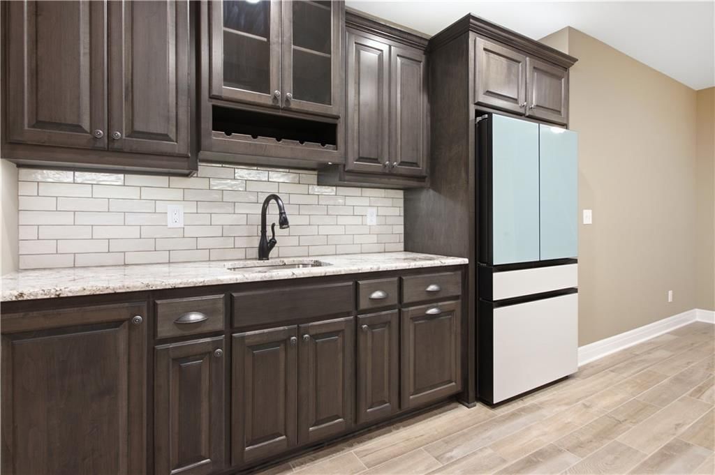Photo 49 of 63 - 11454 S Lakecrest Drive, Olathe, KS 66061