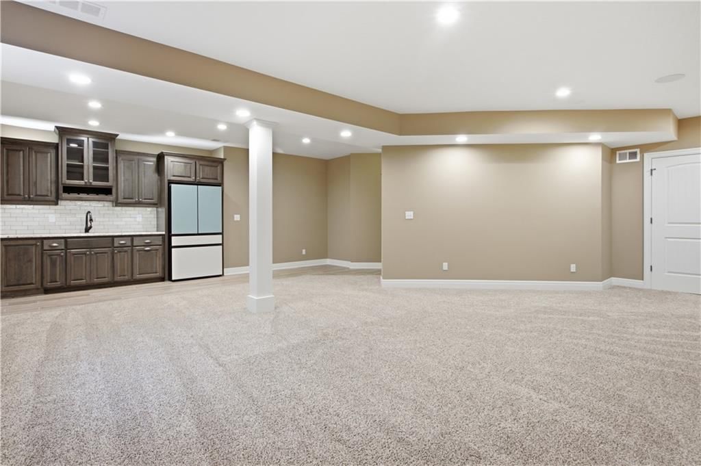 Photo 51 of 63 - 11454 S Lakecrest Drive, Olathe, KS 66061