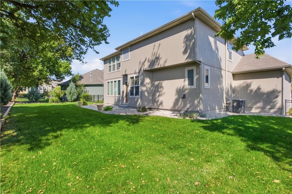 Photo 59 of 63 - 11454 S Lakecrest Drive, Olathe, KS 66061