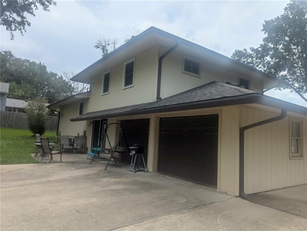 1104 W Forrest Lane — photo 37