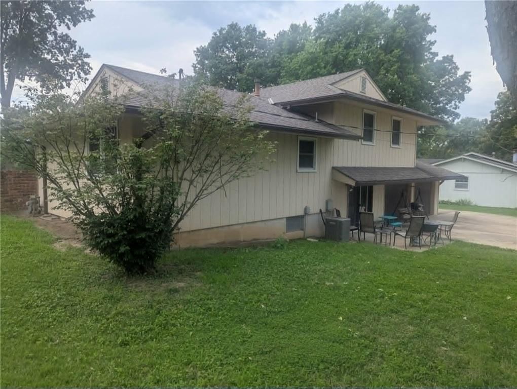 1104 W Forrest Lane — photo 44